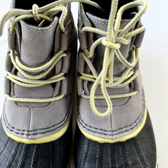 Sorel Size 7 Out n About Rain Boots Zest/Dove Patent Leather Vulcanized Rubber - Picture 6 of 9